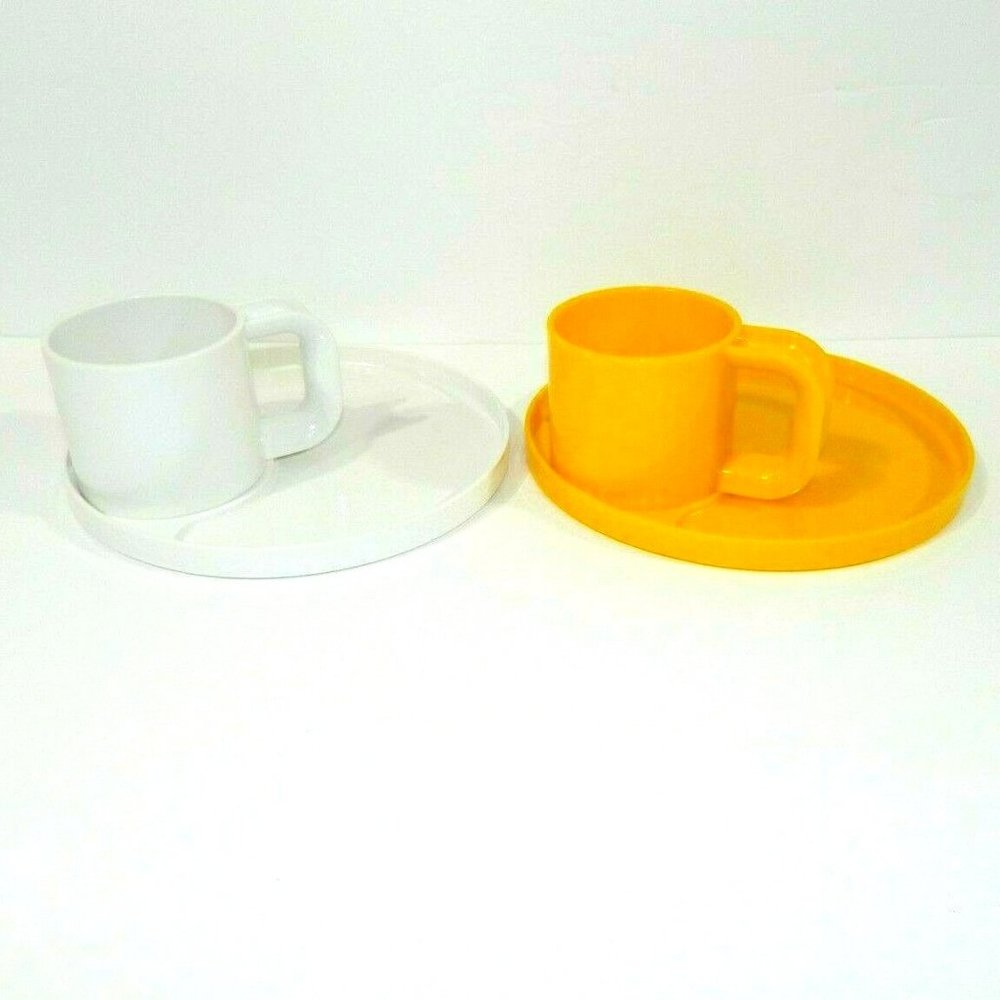 Vintage Ingrid Plastic Plate Mug Camping Set Travel outdoors Yellow White